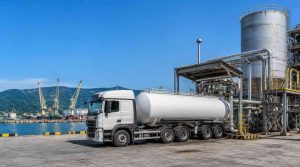 Ilustrasi Truk tangki bahan kimia PT Damika Buana Indonesia memasok bahan kimia sebagai distributor asam sulfat Halmahera untuk pemurnian smelter nikel.